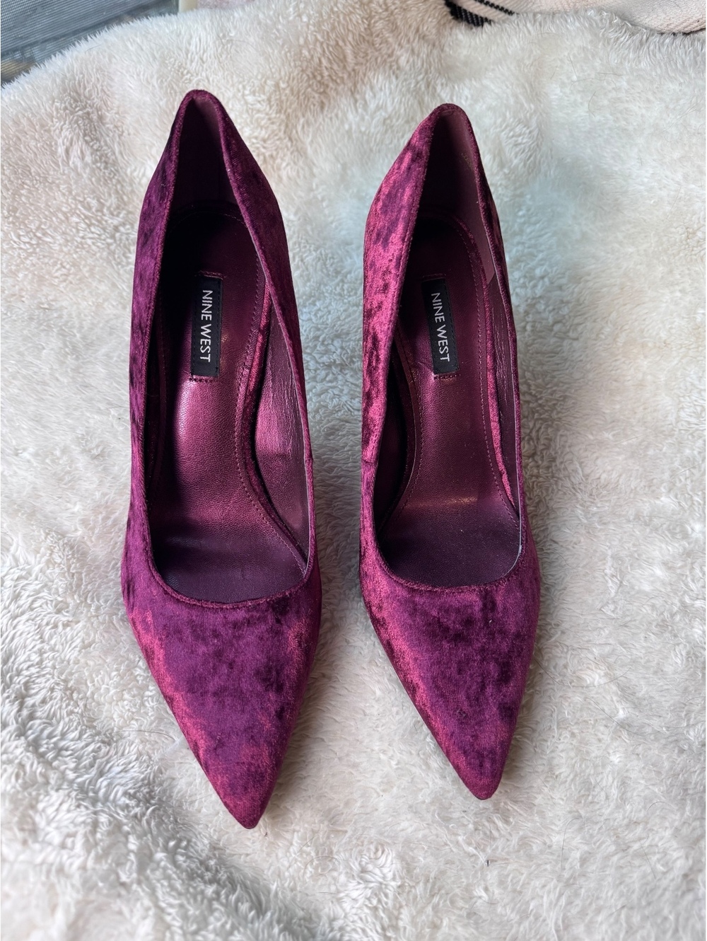 Nine West Womens Size 8 Burgundy Crushed Velvet Pointed Toe Stiletto Pumps